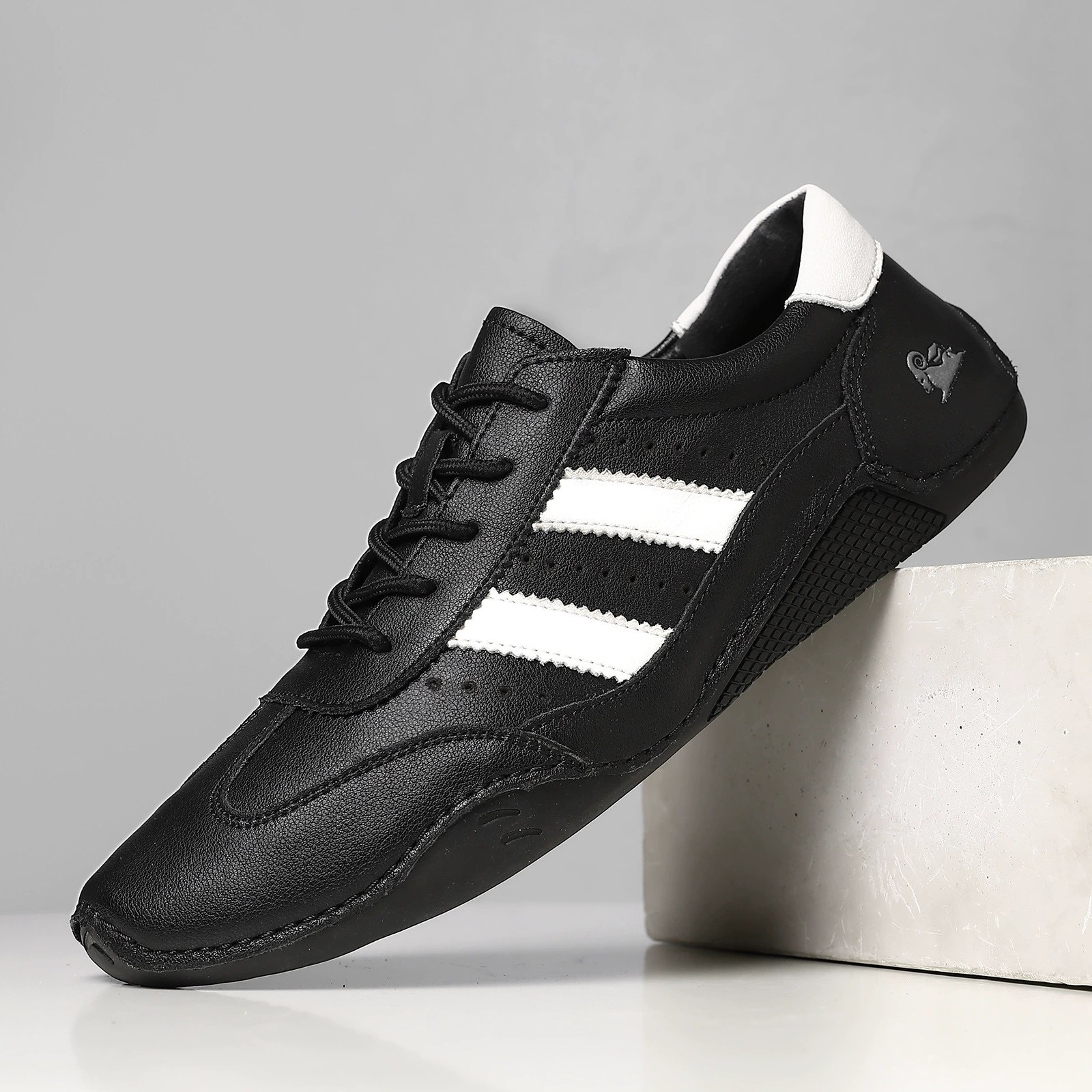 Men's everyday lightweight, comfortable and arch-supportive orthopedic sneakers