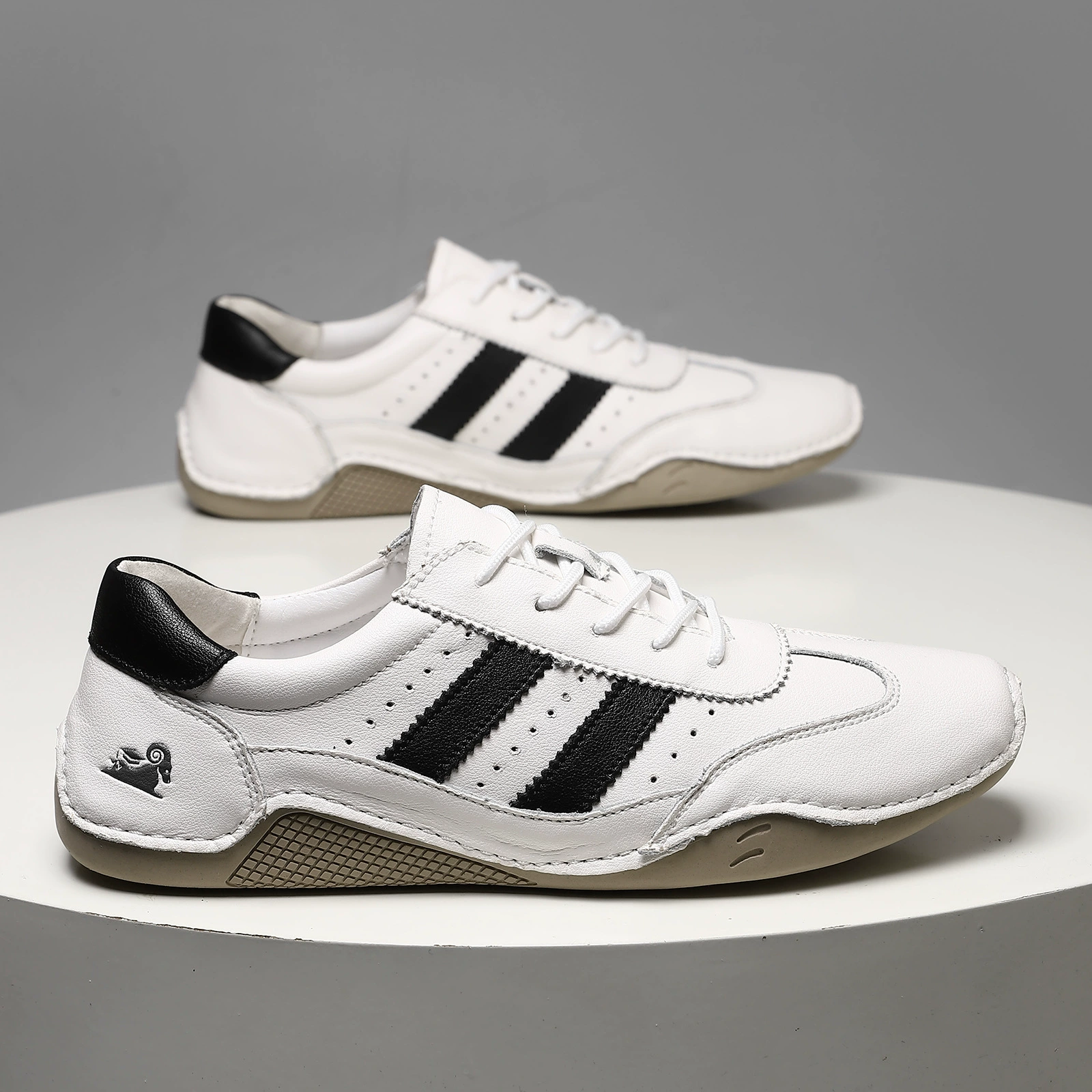 Men's everyday lightweight, comfortable and arch-supportive orthopedic sneakers