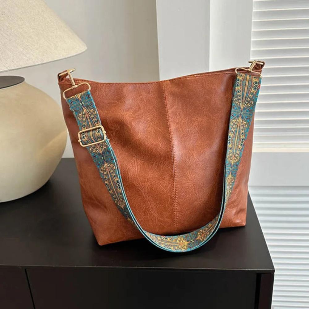 Chelsey's Vintage Charm | Leather Shoulder Bag